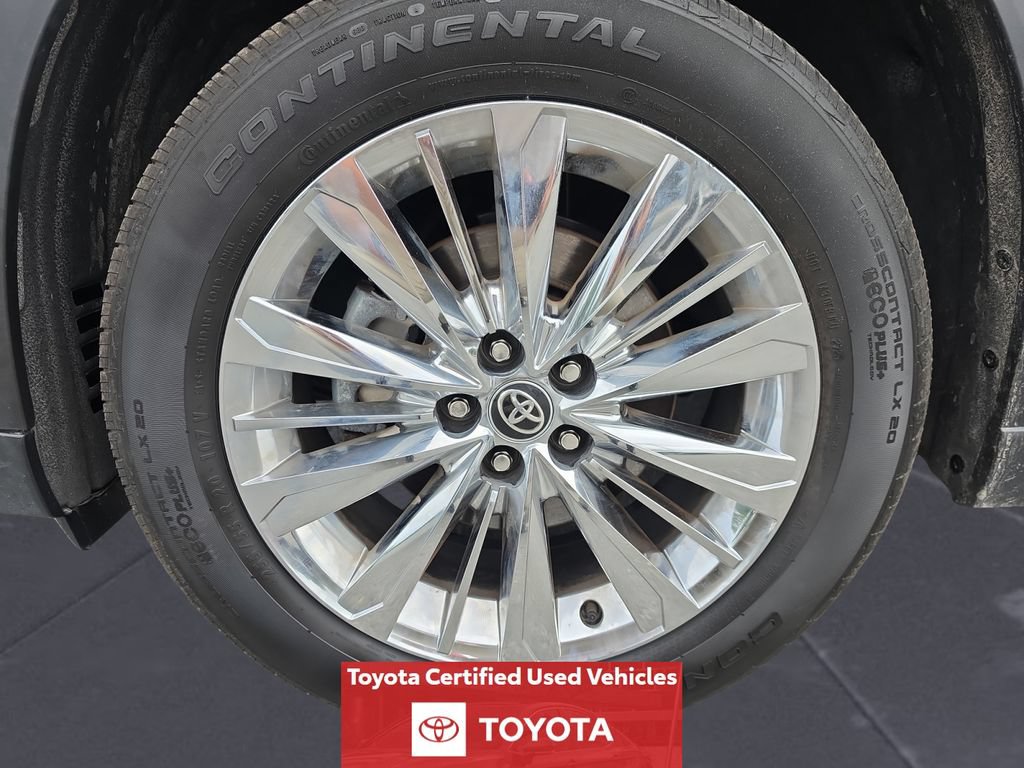 Certified 2025 Toyota Grand Highlander AWD image 16