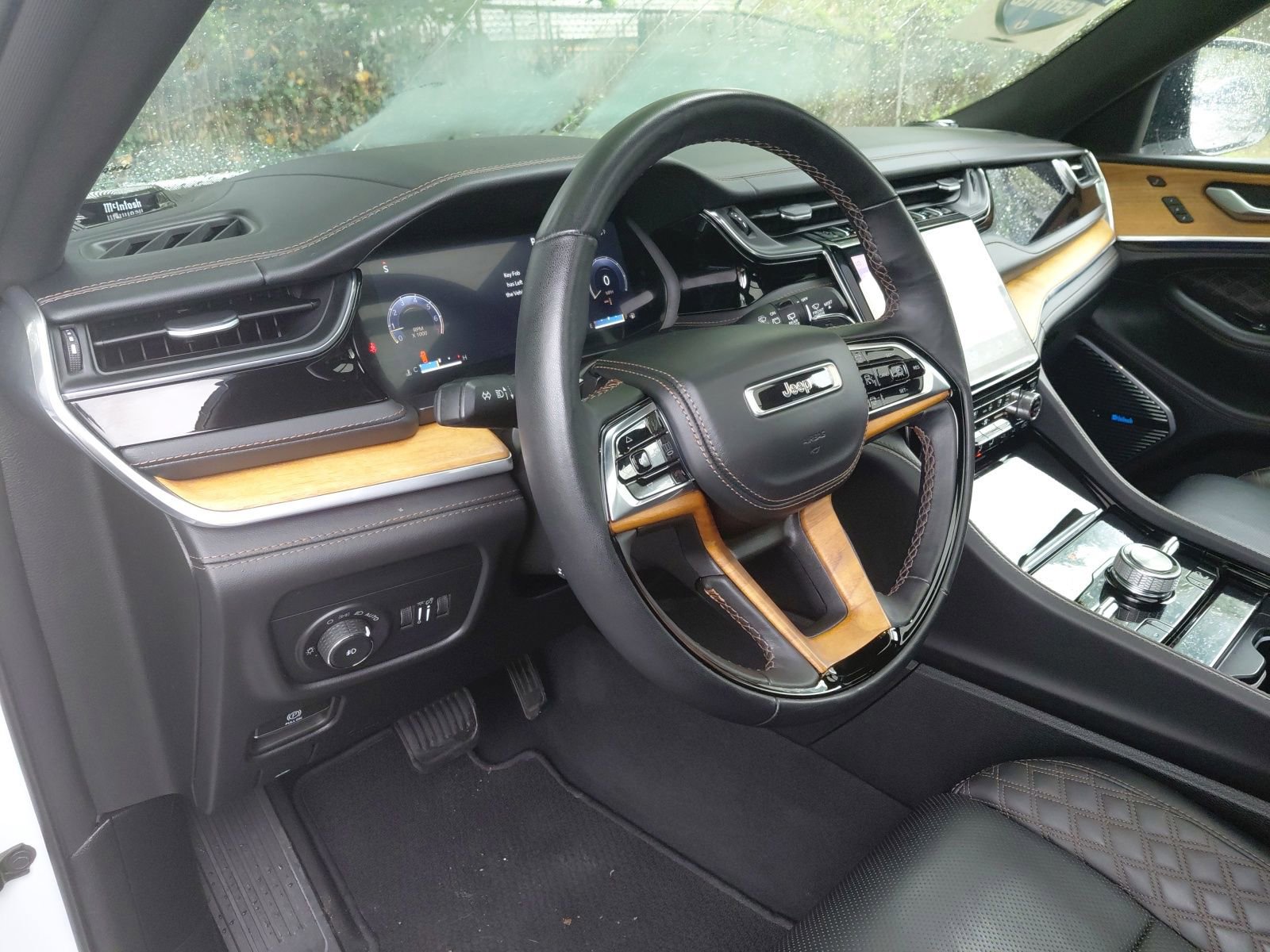Used 2023 Jeep Grand Cherokee L Summit AWD/4WD image 32
