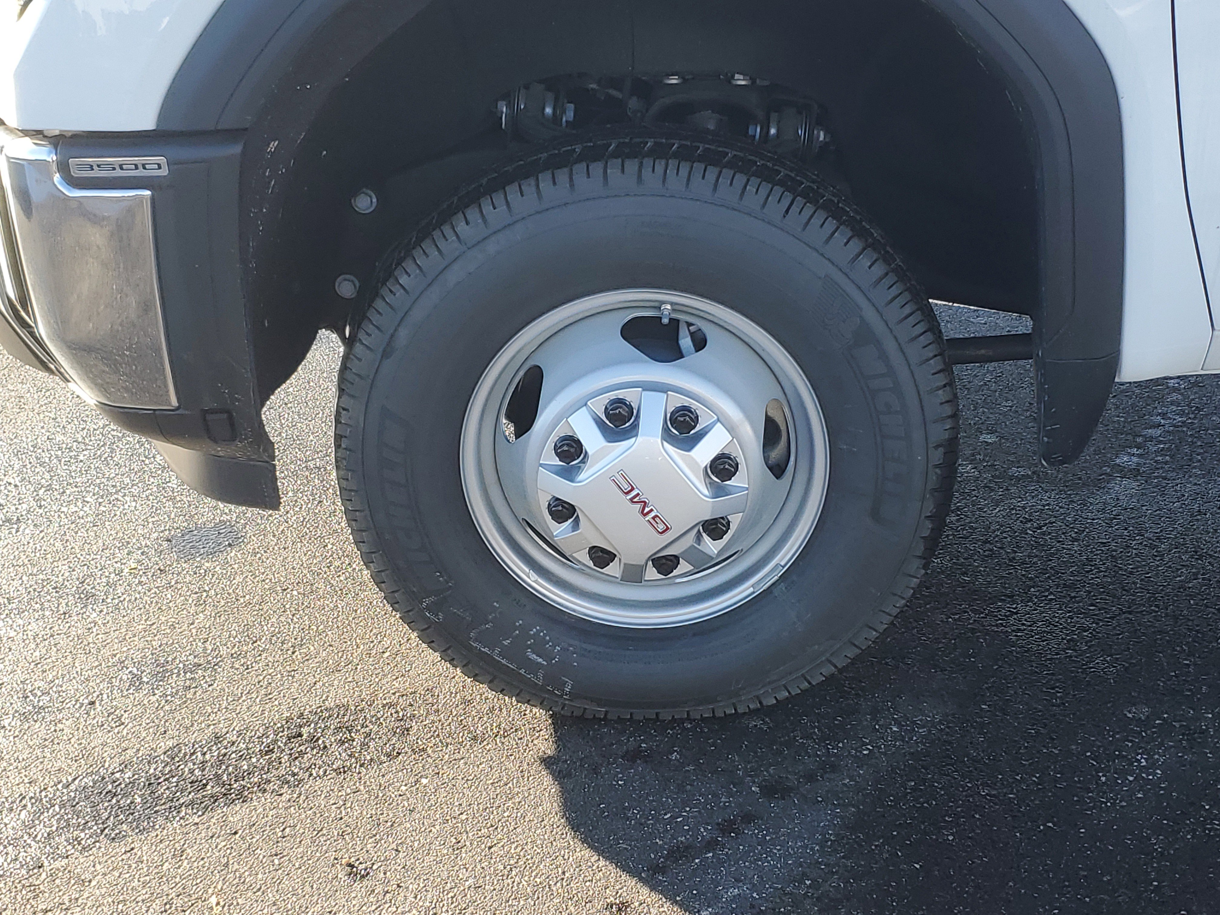 New 2025 GMC Sierra 3500 Pro w/ Convenience Package image 9