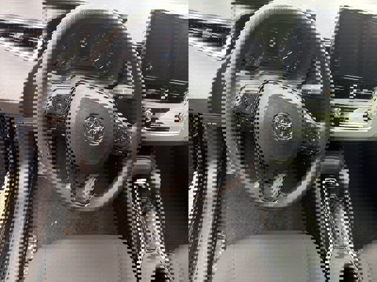 Used 2024 Toyota Corolla LE image 9