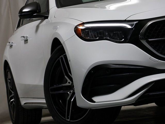 Certified 2026 Mercedes-Benz E 350 4MATIC Sedan image 4