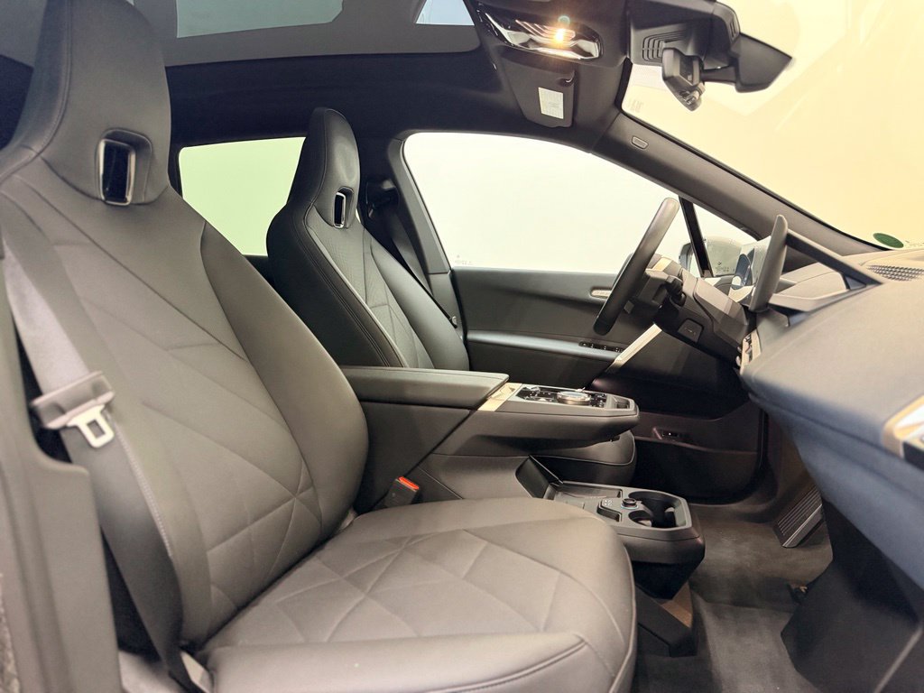 Used 2026 BMW iX xDrive45 AWD/4WD image 19