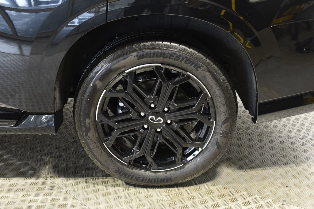 Used 2026 INFINITI QX80 4WD w/ Sport Exterior Package image 37