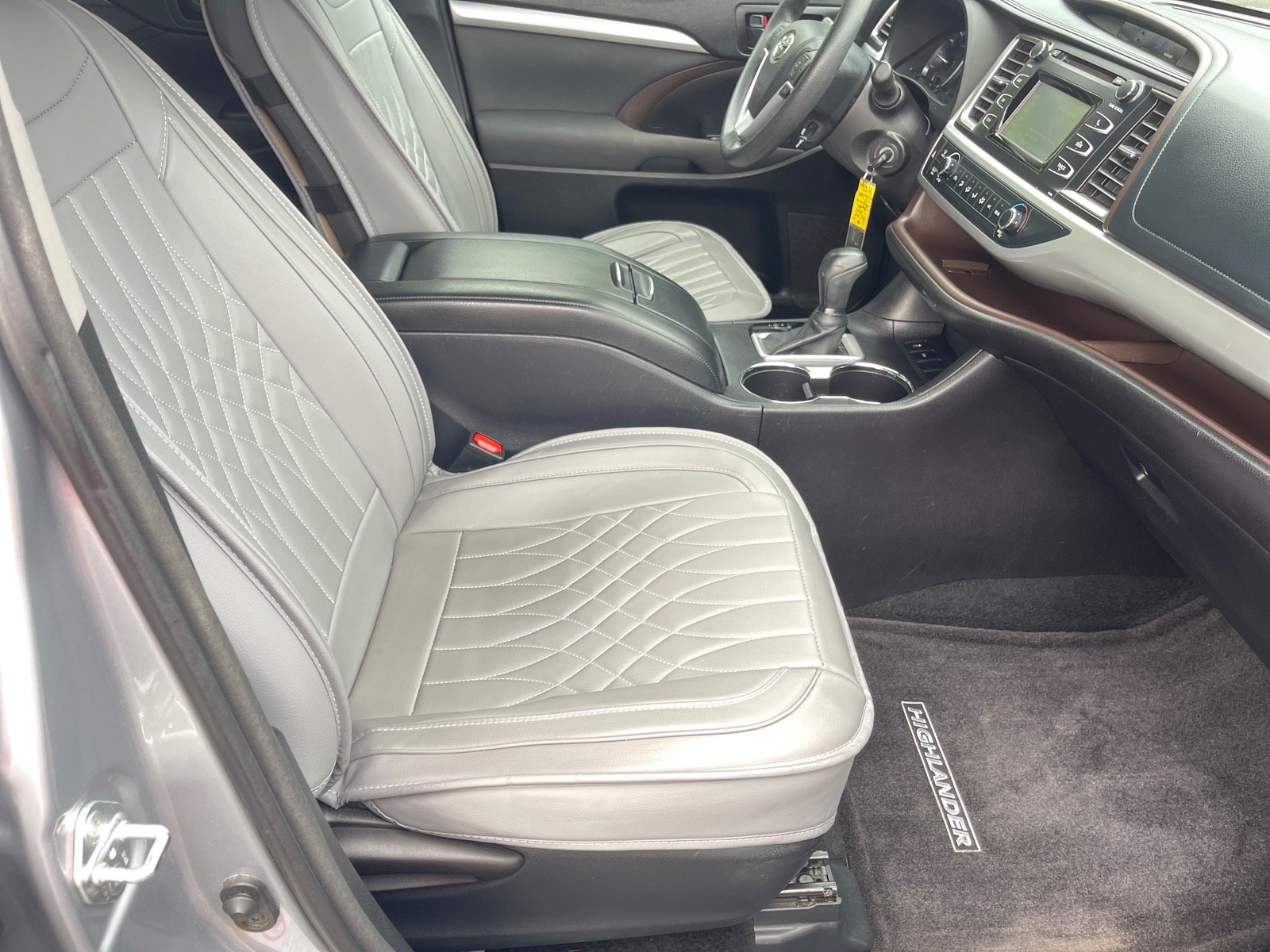 Used 2016 Toyota Highlander LE FWD image 19