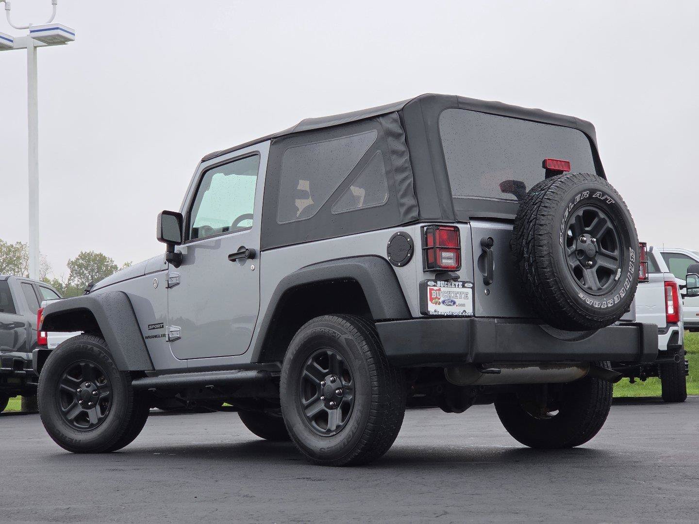 Used 2015 Jeep Wrangler Sport w/ Mopar Black Appearance Group AWD/4WD image 8