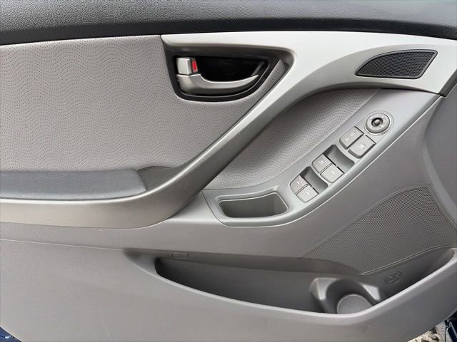 Used 2013 Hyundai Elantra Limited image 17