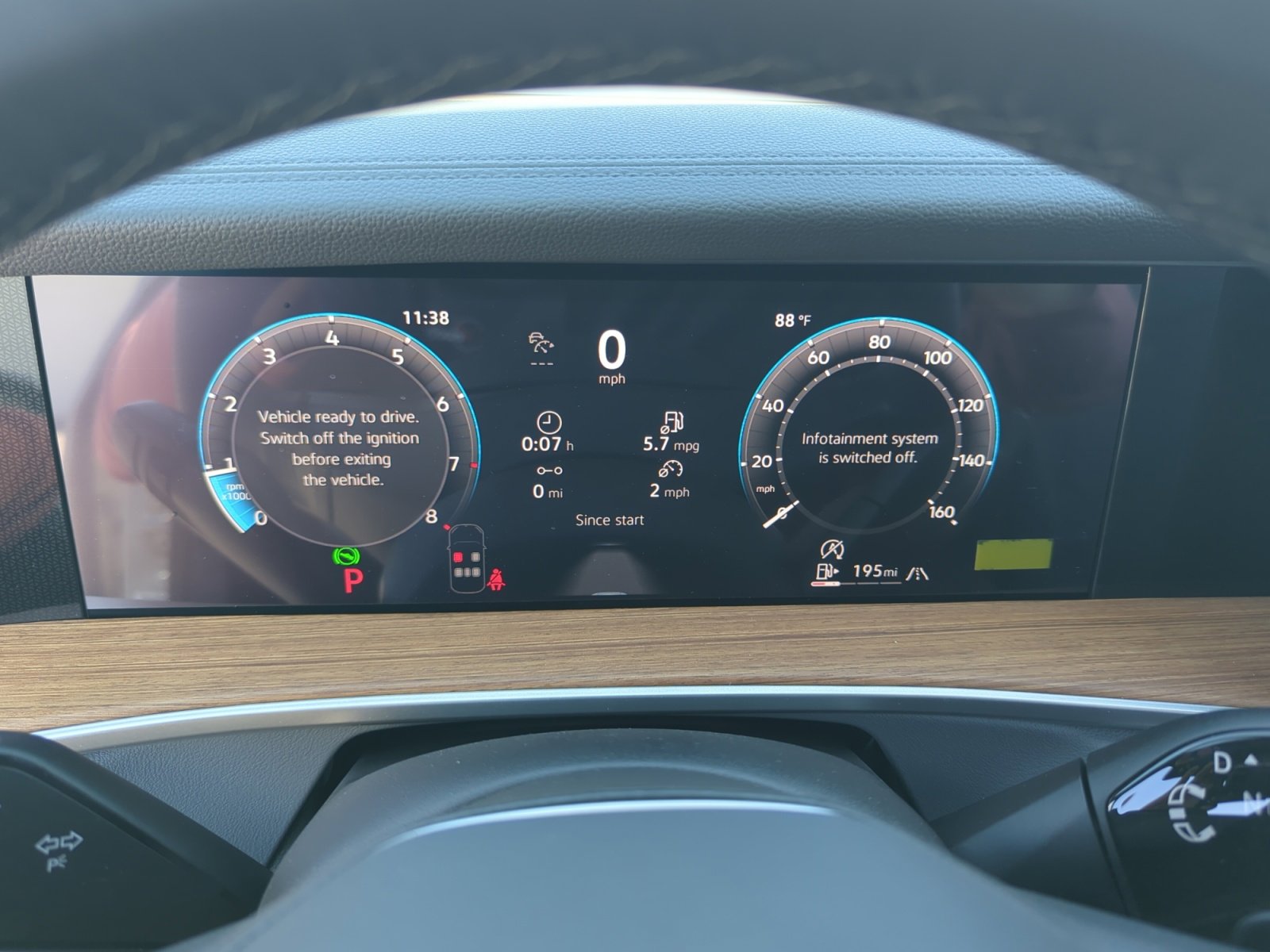 New 2026 Volkswagen Tiguan SEL R-Line image 11