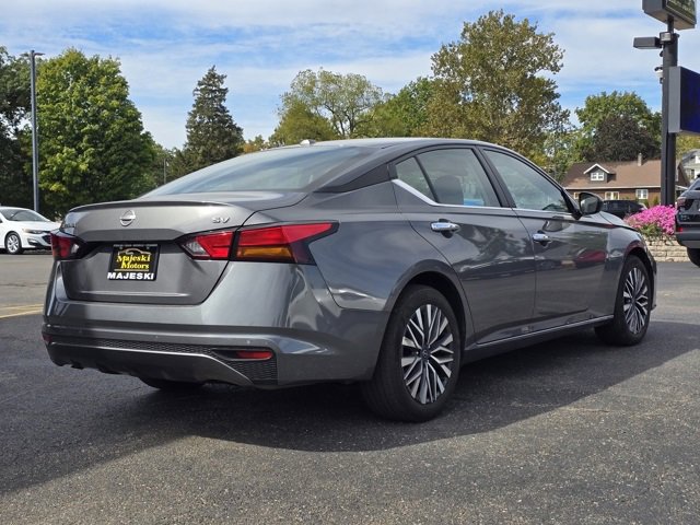 Used 2024 Nissan Altima 2.5 SV image 7