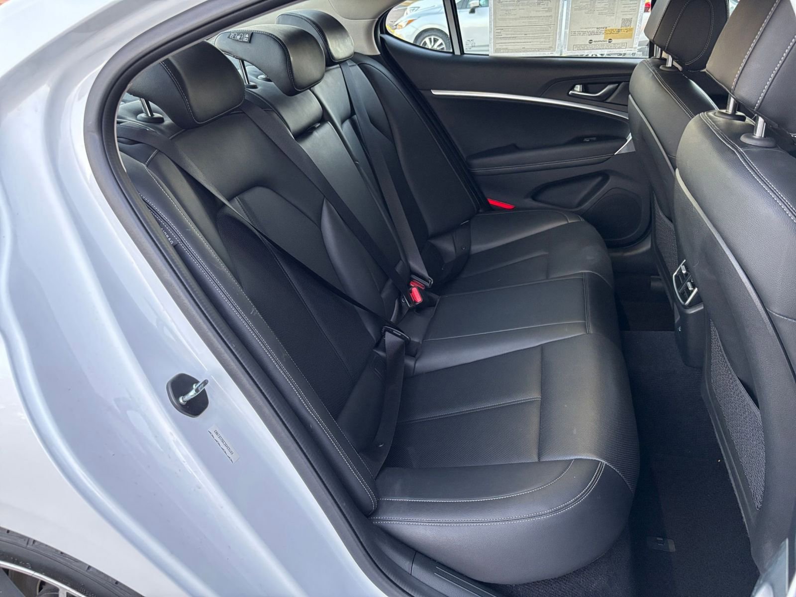 Used 2025 Genesis G70 2.5T image 40