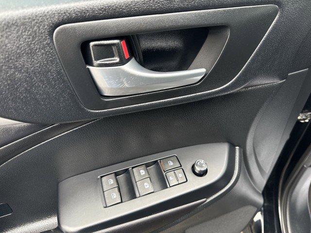 Used 2017 Toyota Highlander SE image 15