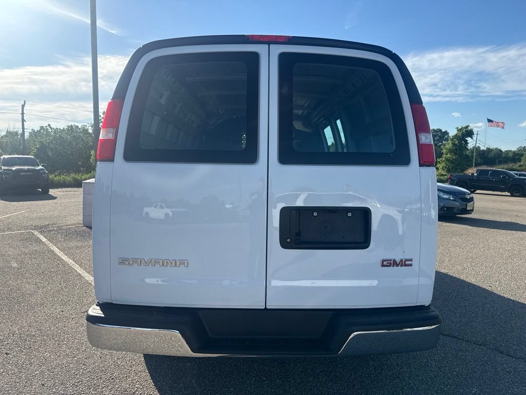 Used 2024 GMC Savana 2500 w/ Driver Convenience Package RWD image 8