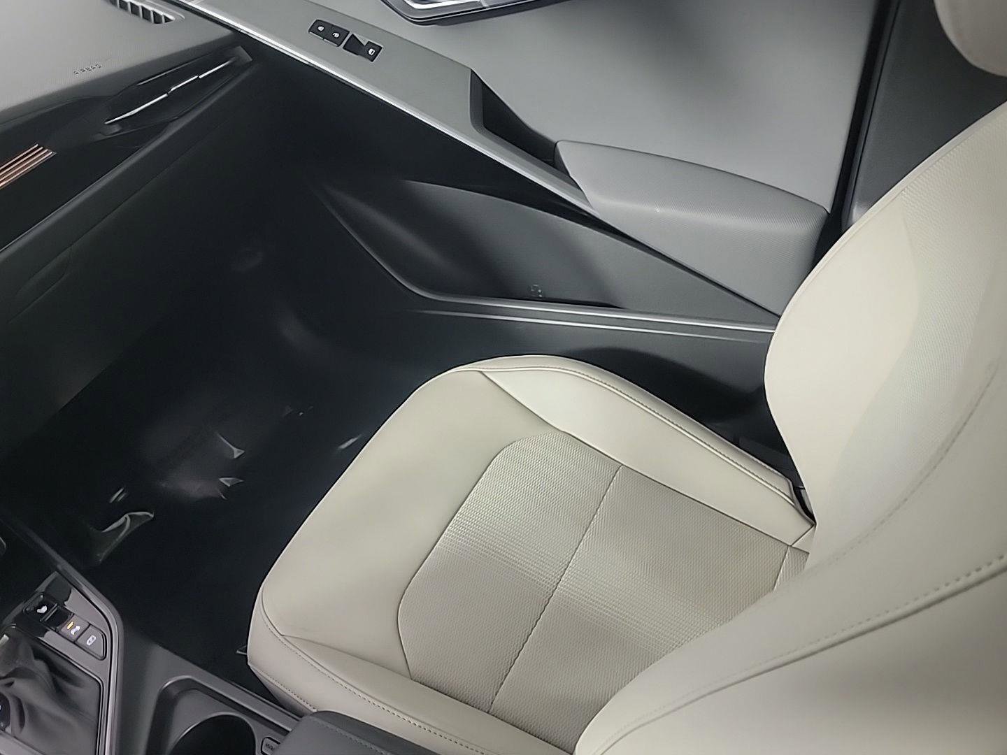 Used 2025 Kia Niro EX image 22