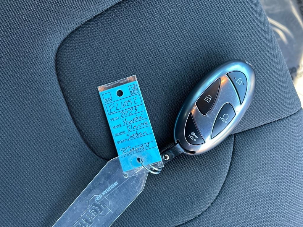 Certified 2025 Hyundai Elantra Sport image 27