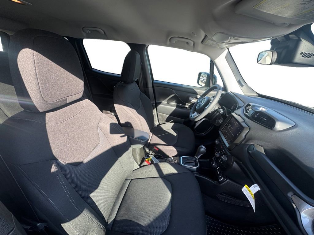 Used 2023 Jeep Renegade Latitude image 15