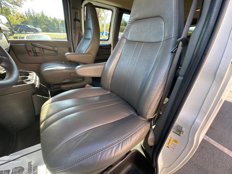 Used 2024 Chevrolet Express 3500 LS RWD image 19