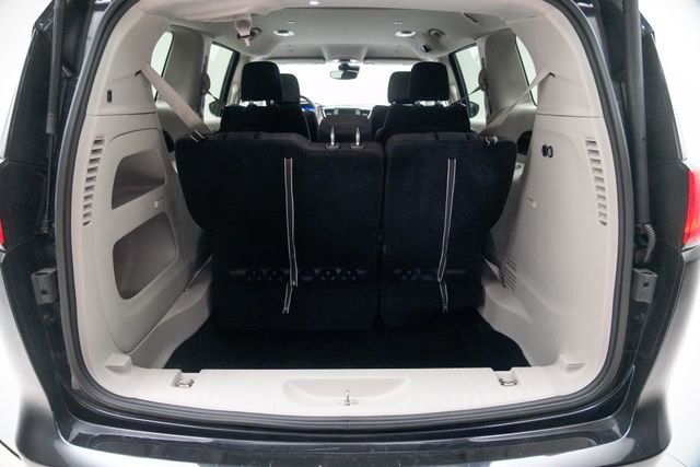 Used 2023 Chrysler Voyager LX image 12