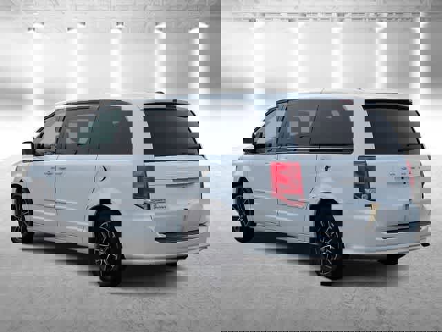 Used 2016 Dodge Grand Caravan SE image 6