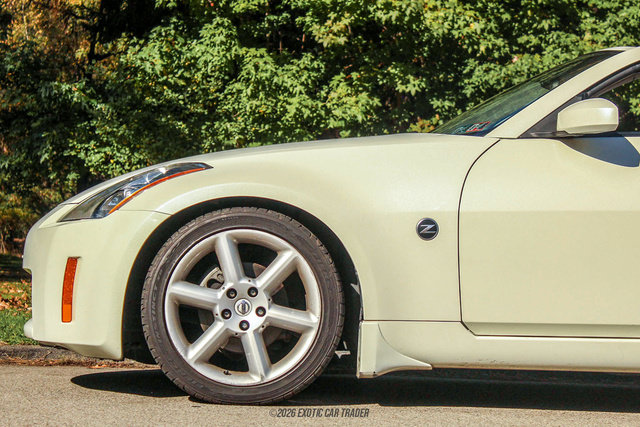 Used 2004 Nissan 350Z Touring RWD image 3