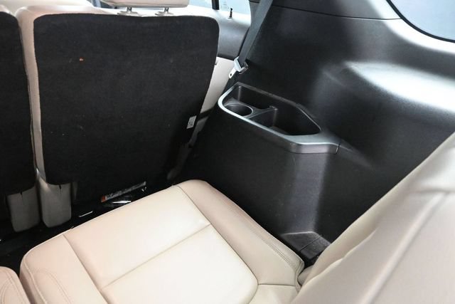 Used 2018 Ford Explorer XLT w/ Equipment Group 202A AWD/4WD image 37