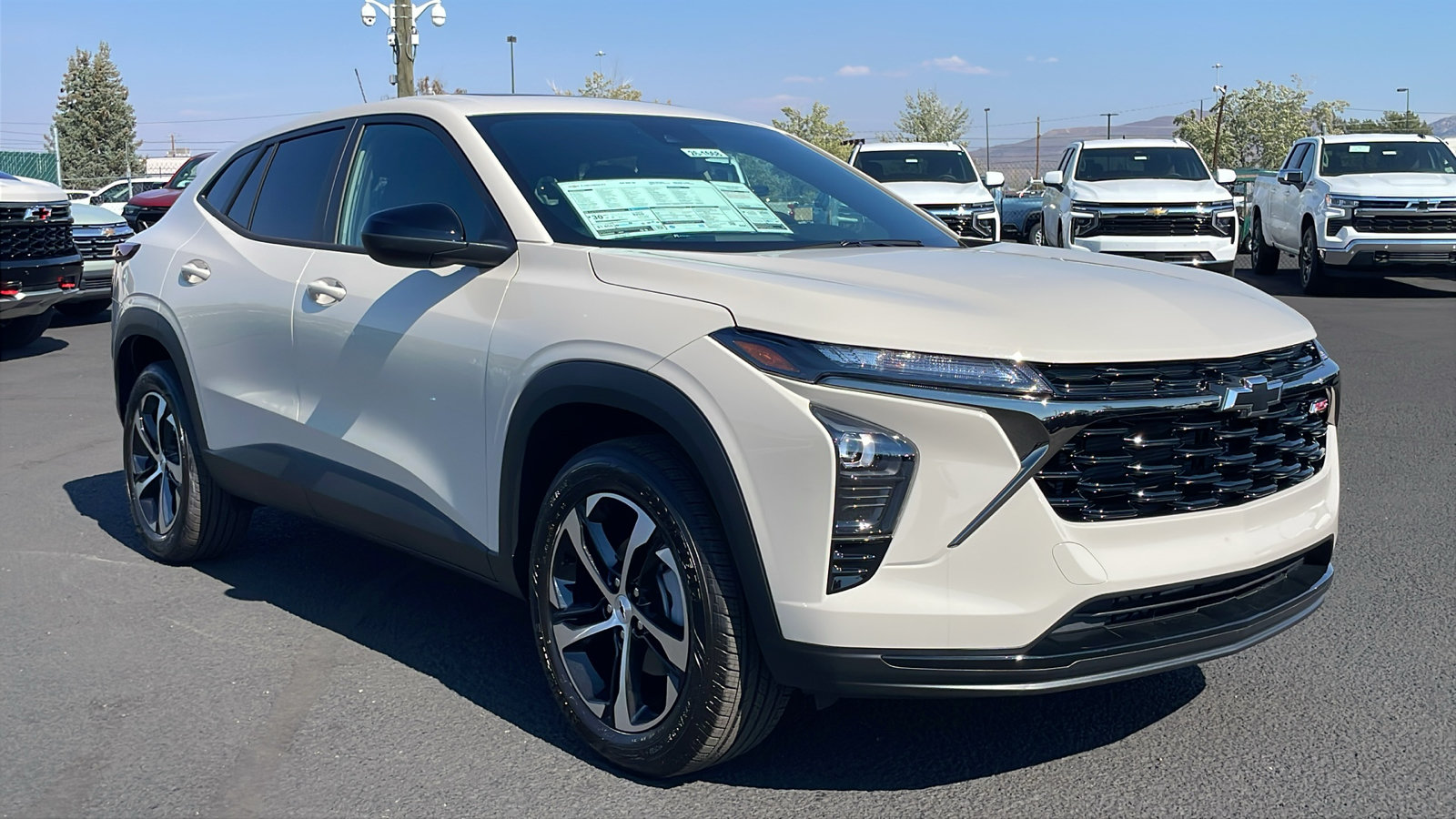 New 2026 Chevrolet Trax RS w/ Sunroof Package FWD image 3