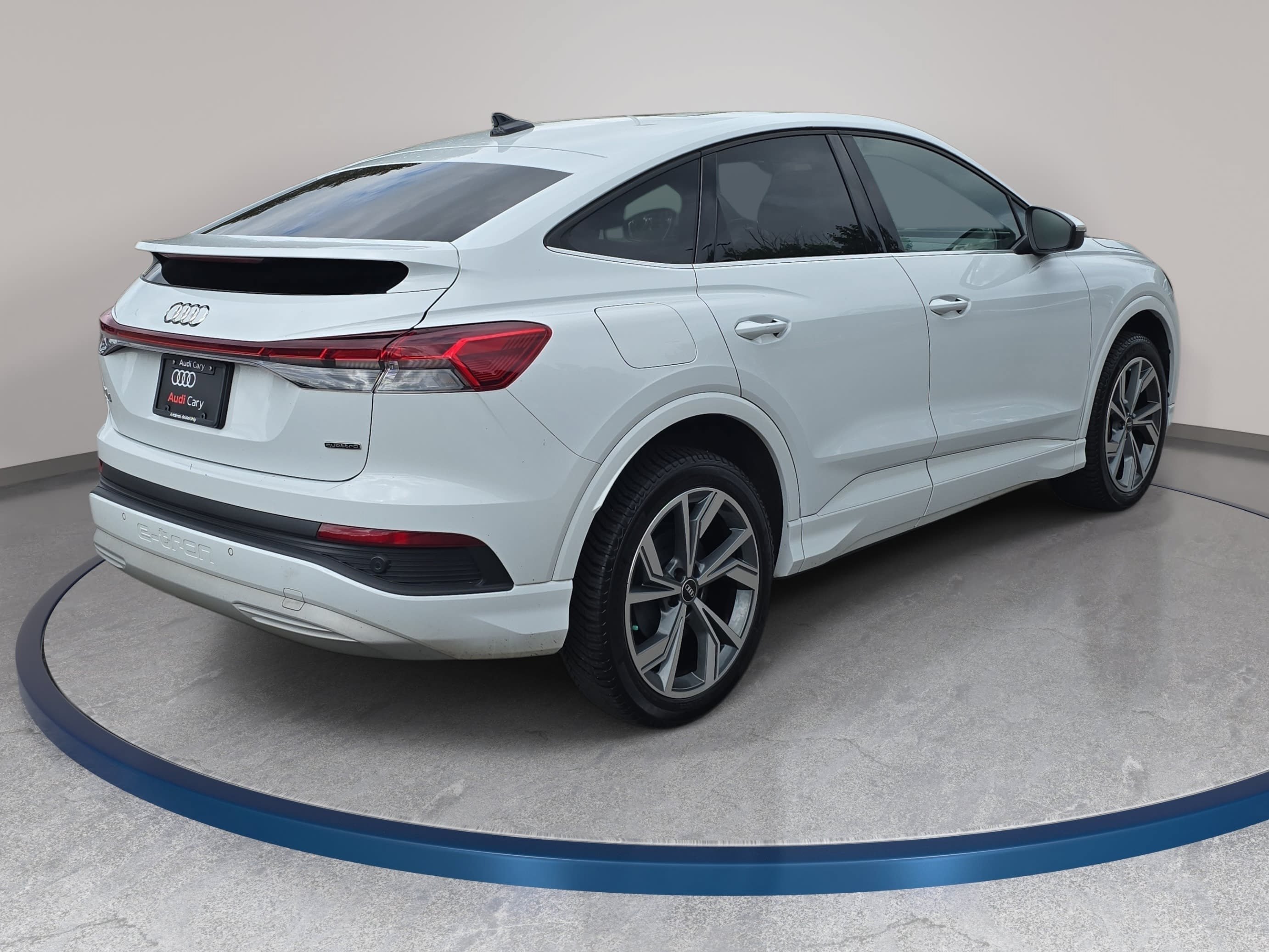 Used 2022 Audi Q4 e-tron Premium Plus AWD/4WD image 5