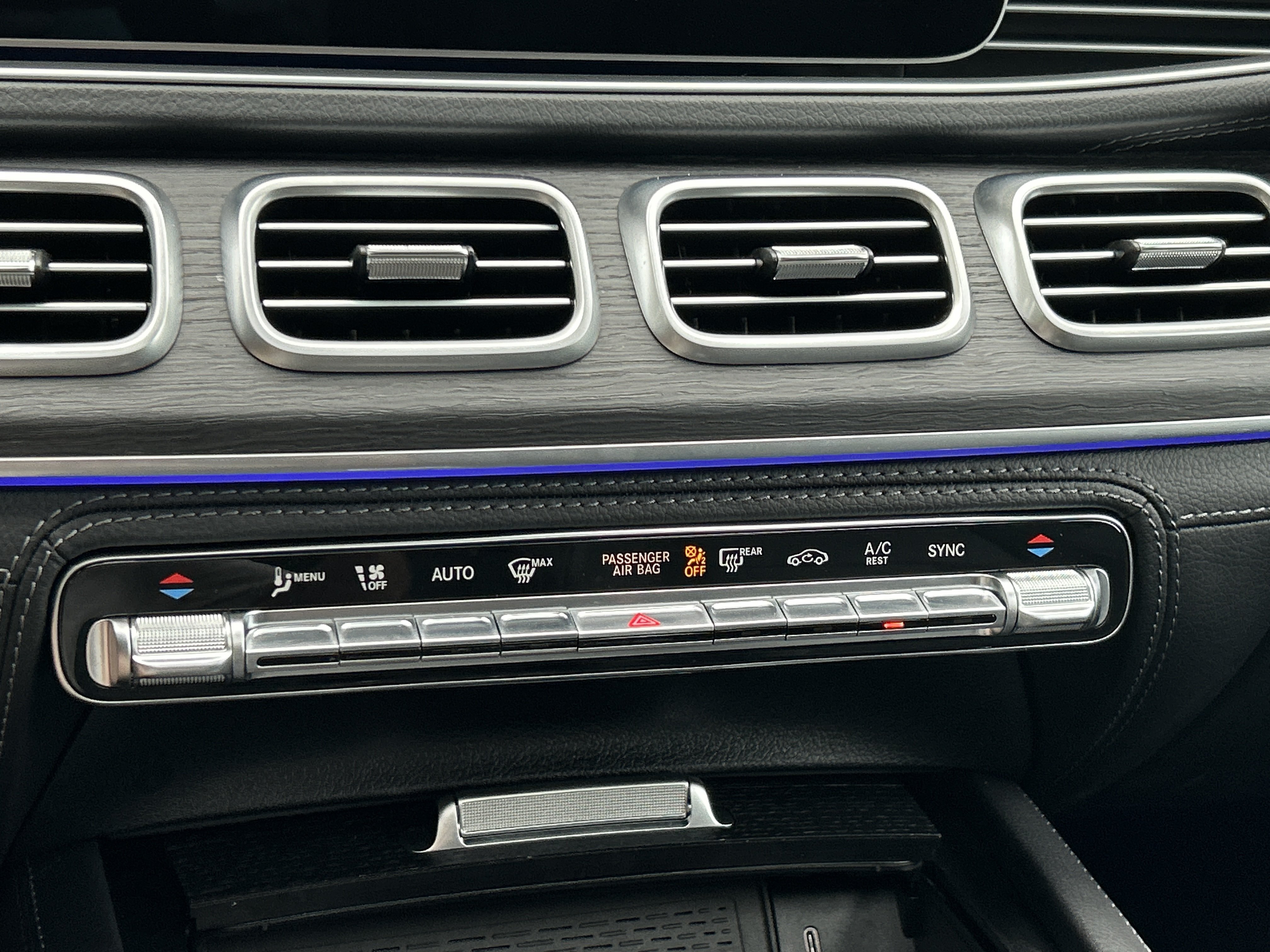 Certified 2025 Mercedes-Benz GLS 450 4MATIC image 35