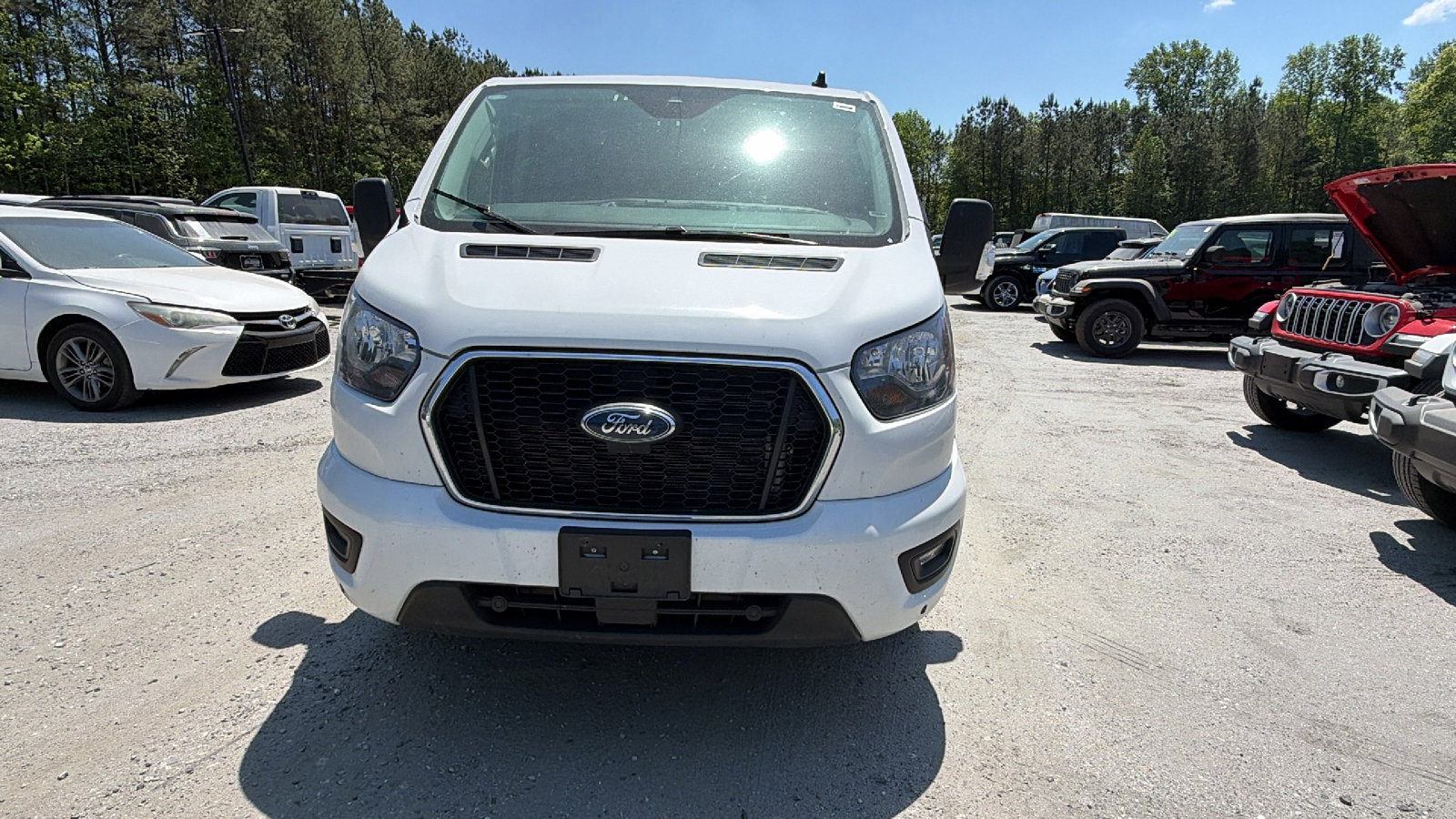 Used 2025 Ford Transit 350 XLT RWD image 3