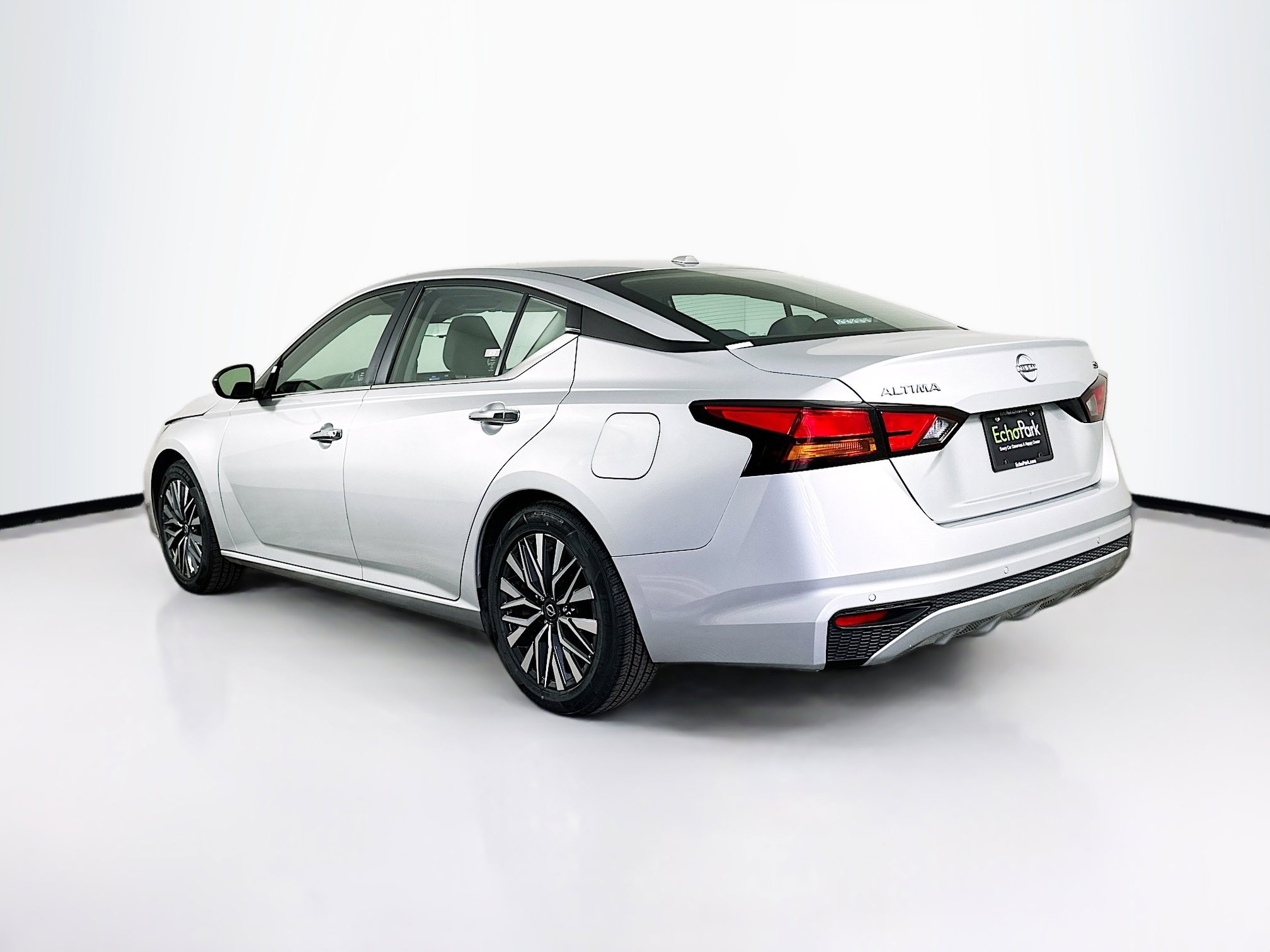 Used 2024 Nissan Altima 2.5 SV image 5