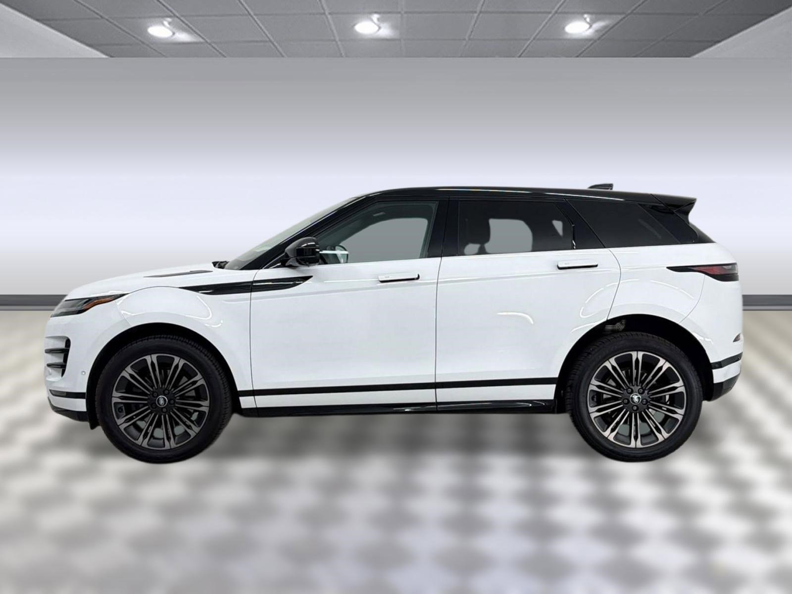 Certified 2026 Land Rover Range Rover Evoque Dynamic SE AWD/4WD image 2