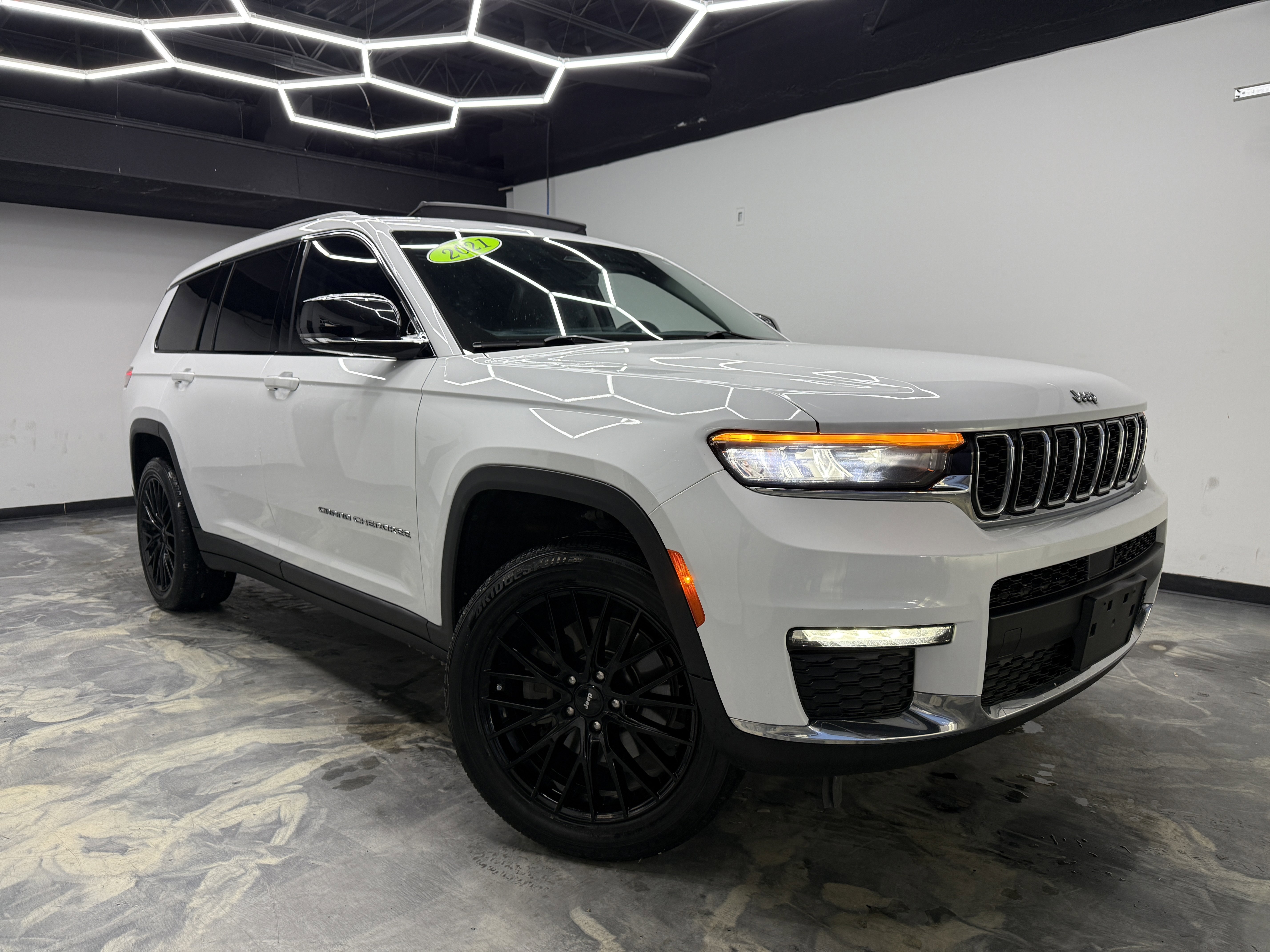 Used 2021 Jeep Grand Cherokee L Limited w/ Luxury Tech Group II image 6