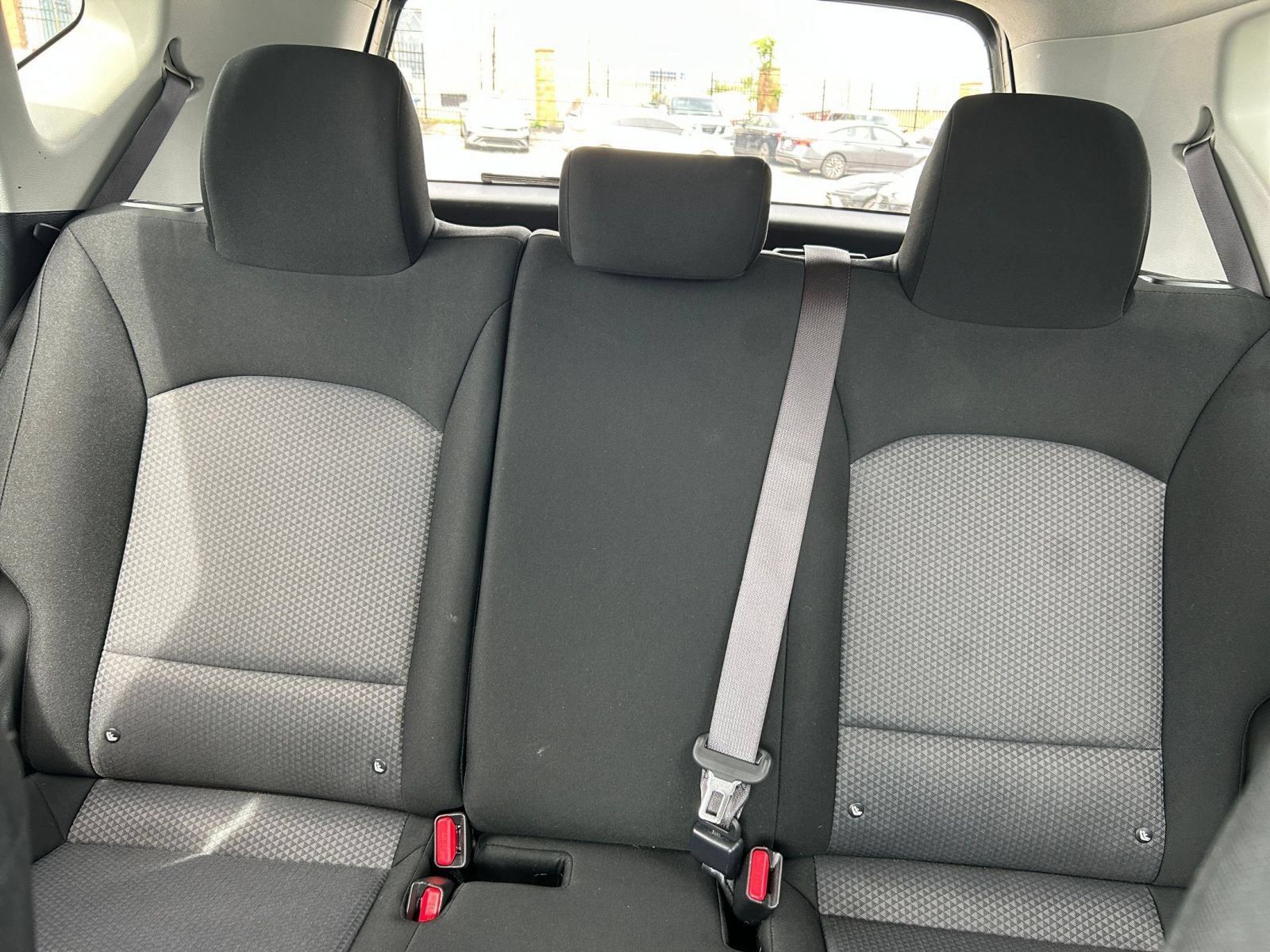 Used 2025 Kia Soul LX w/ LX Technology Package FWD image 32