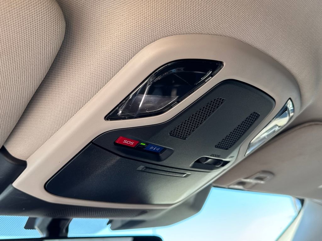 Used 2025 Subaru Outback Premium image 31