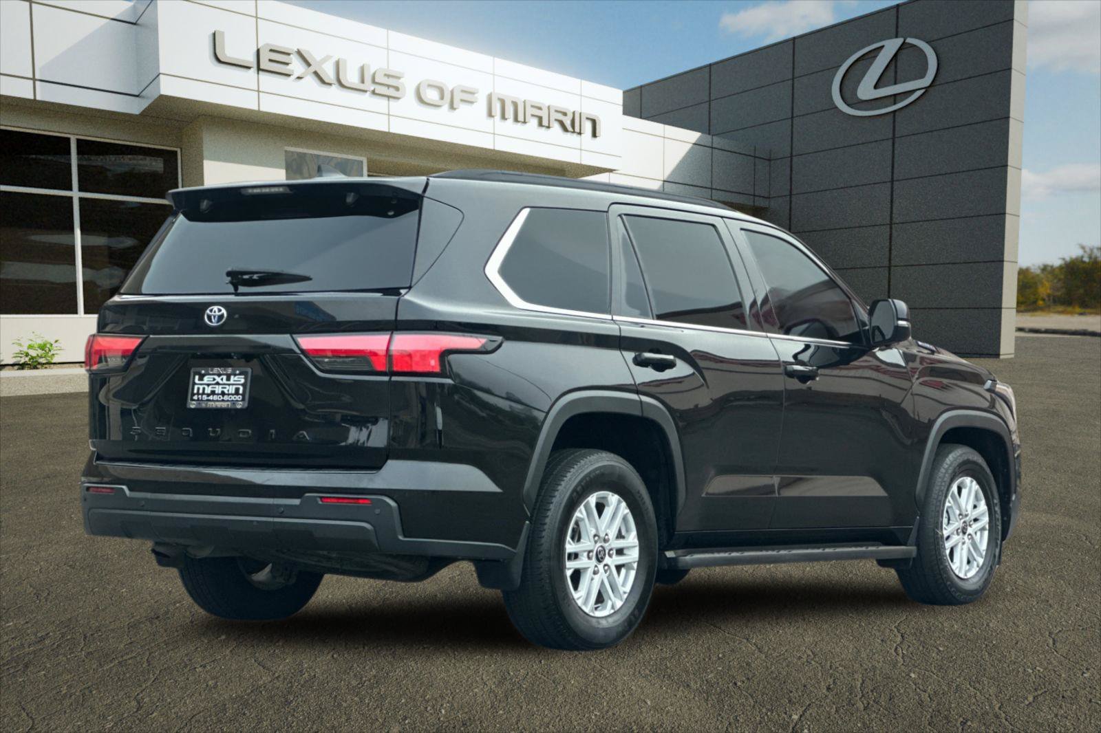 Used 2023 Toyota Sequoia SR5 w/ SR5 Premium Package AWD/4WD image 8