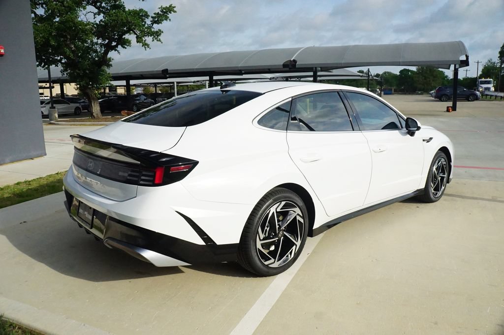New 2026 Hyundai Sonata SEL FWD image 7