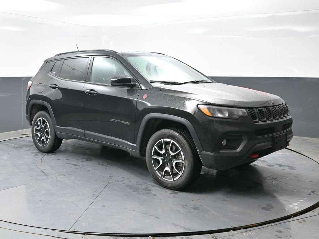 Used 2024 Jeep Compass Trailhawk AWD/4WD image 4