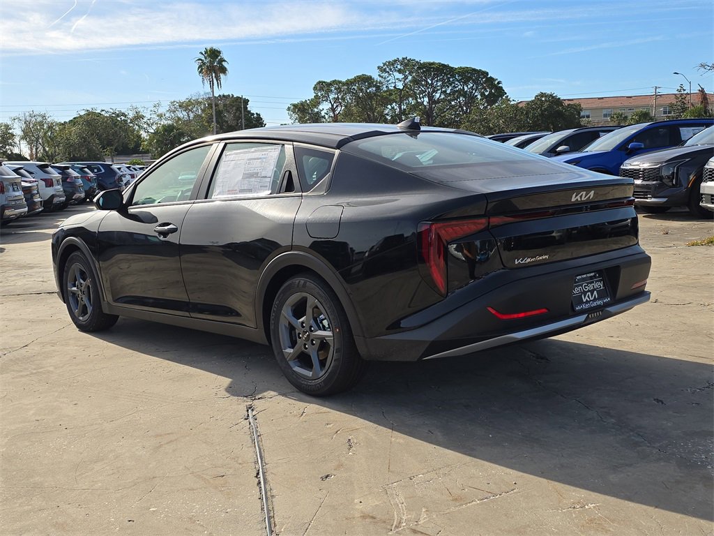 New 2025 Kia K4 LXS image 6