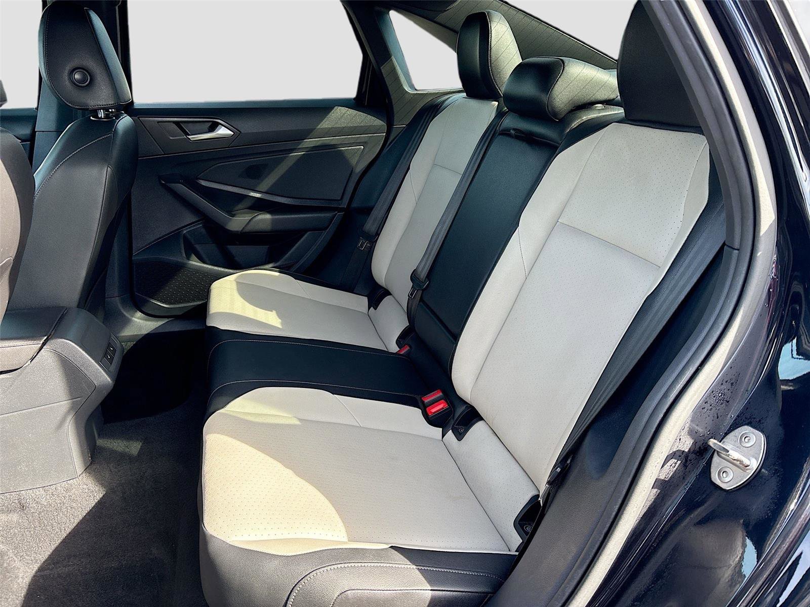 Used 2019 Volkswagen Jetta R-Line w/ R-Line Cold Weather Package image 26