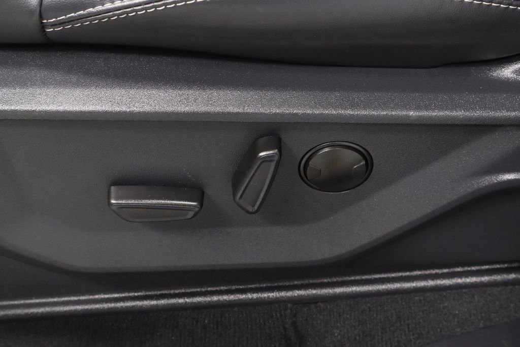 Certified 2025 Ford Expedition Platinum w/ Driver's Package image 29