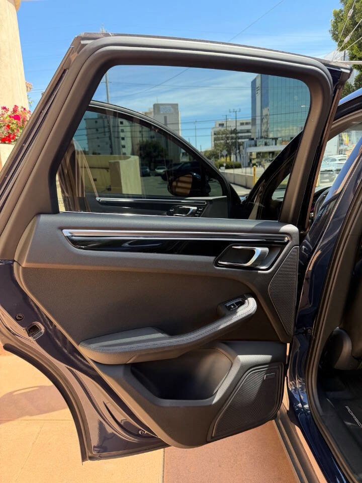 Used 2015 Porsche Macan S AWD/4WD image 37