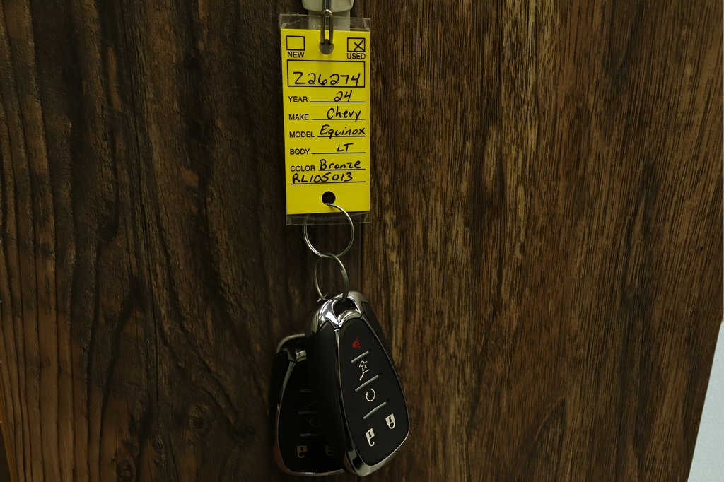 Used 2024 Chevrolet Equinox LT w/ LPO, Floor Liner Package FWD image 37
