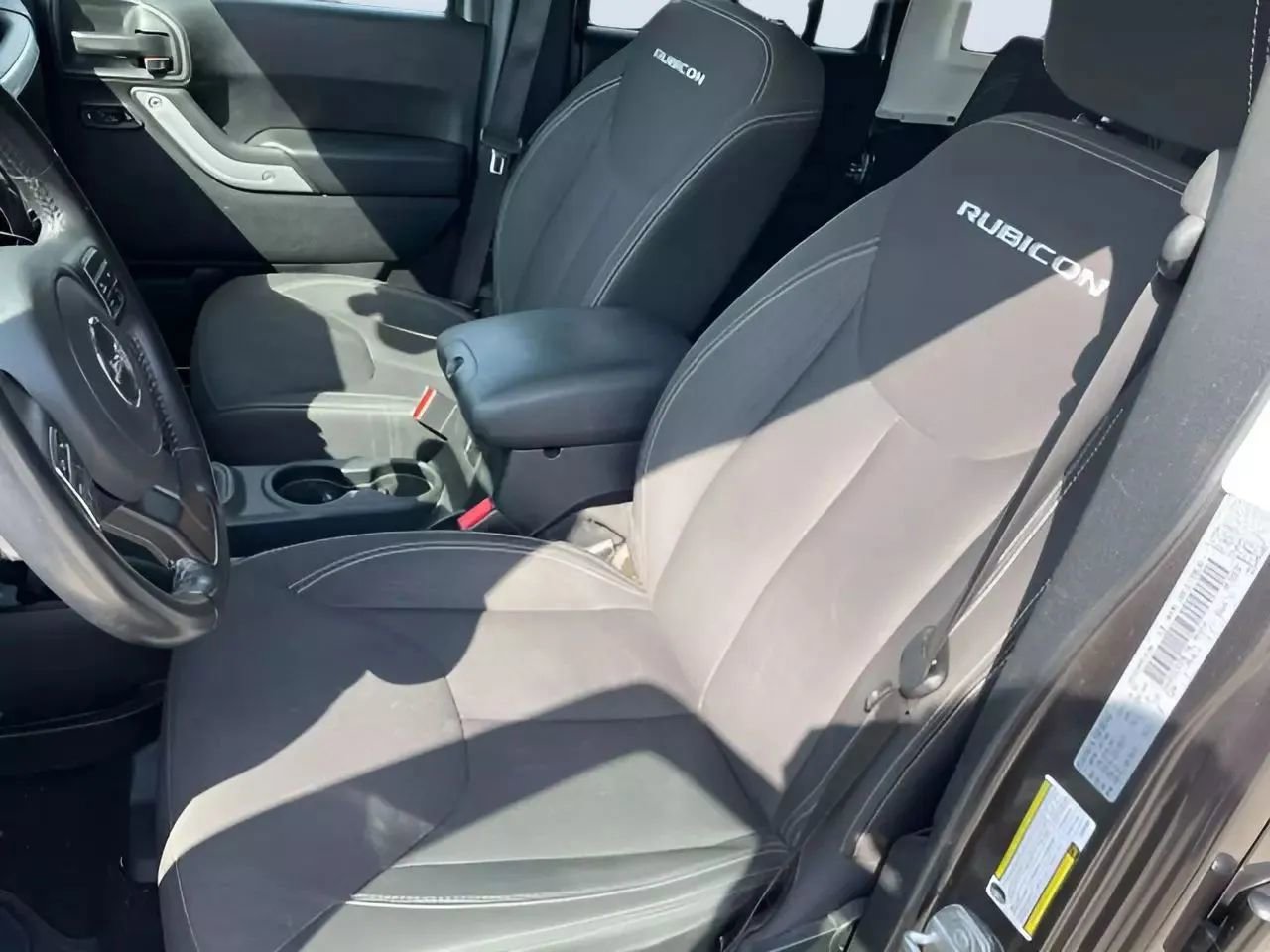 Used 2018 Jeep Wrangler Unlimited Rubicon w/ Cold Weather Group image 17