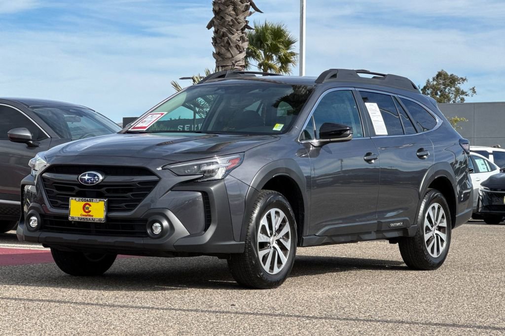 Used 2025 Subaru Outback Premium image 8