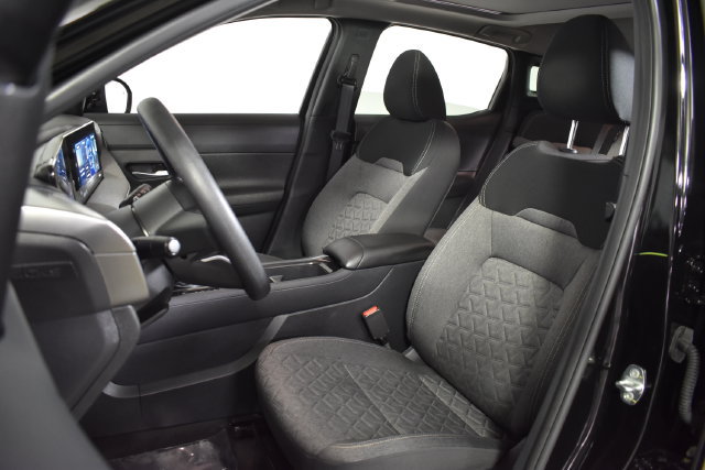 Certified 2026 Nissan Kicks SV w/ SV Premium Package AWD/4WD image 9