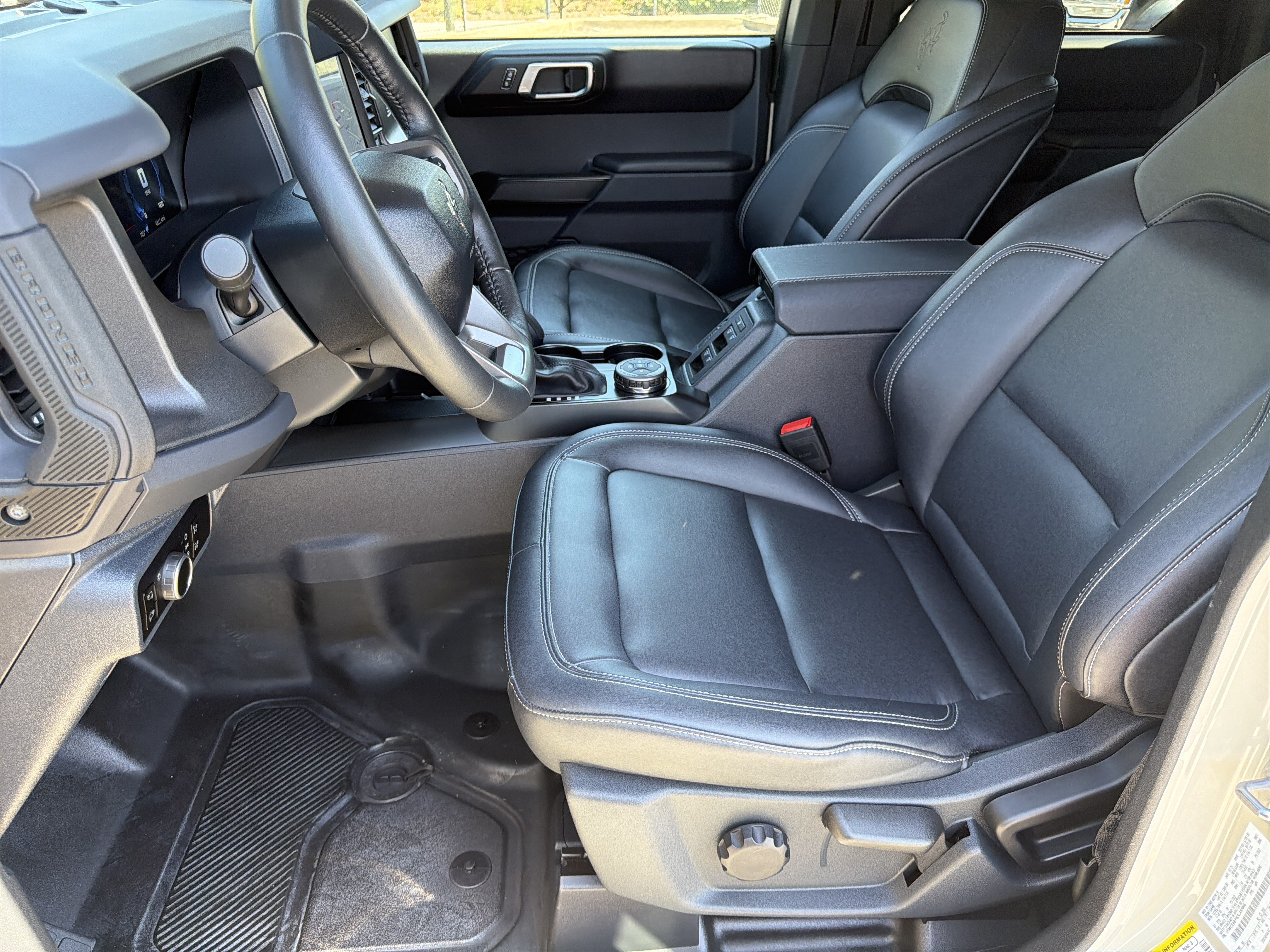 Used 2025 Ford Bronco Badlands AWD/4WD image 11