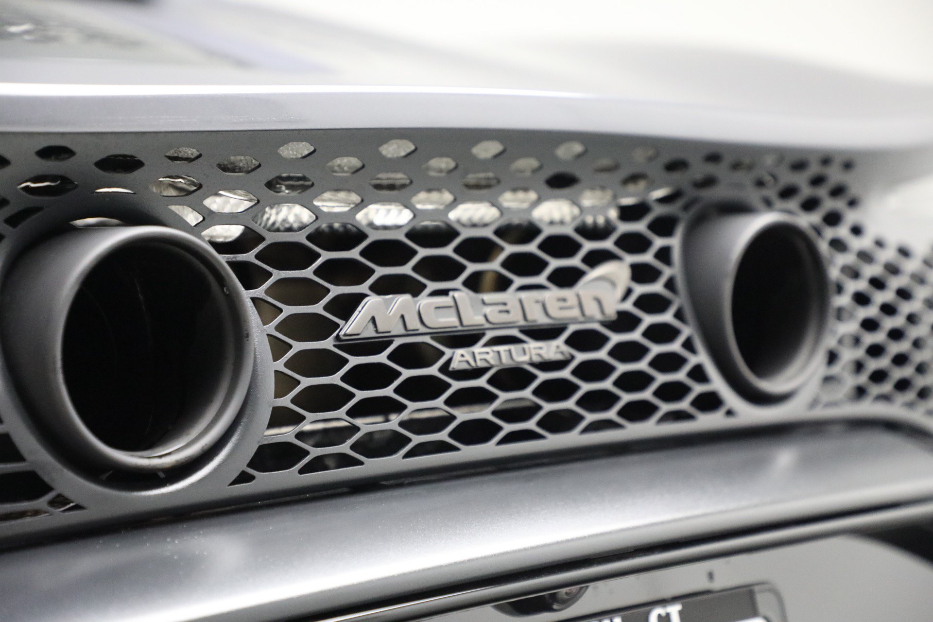 New 2025 McLaren Artura RWD image 27