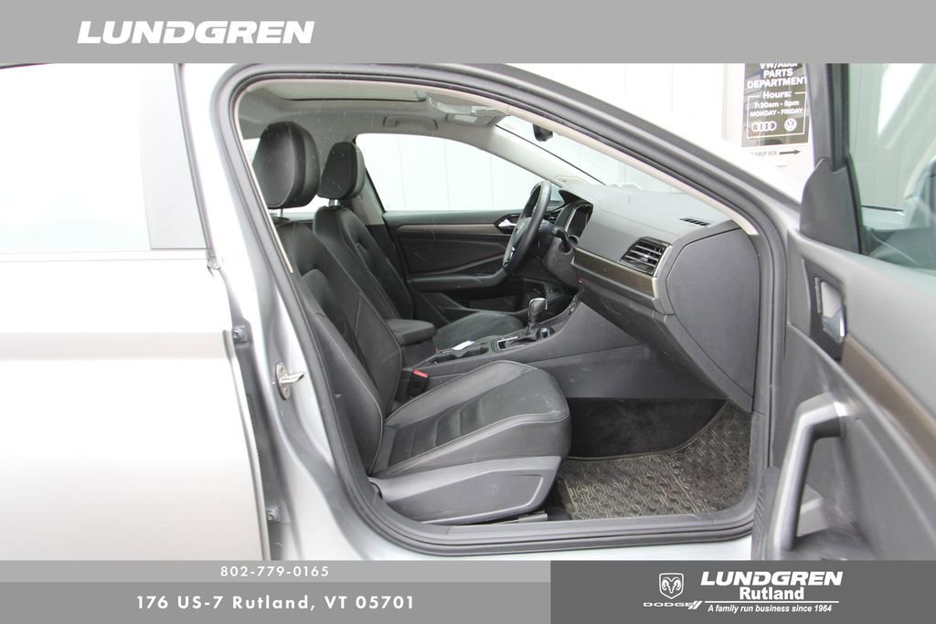 Used 2020 Volkswagen Jetta SEL Premium image 9