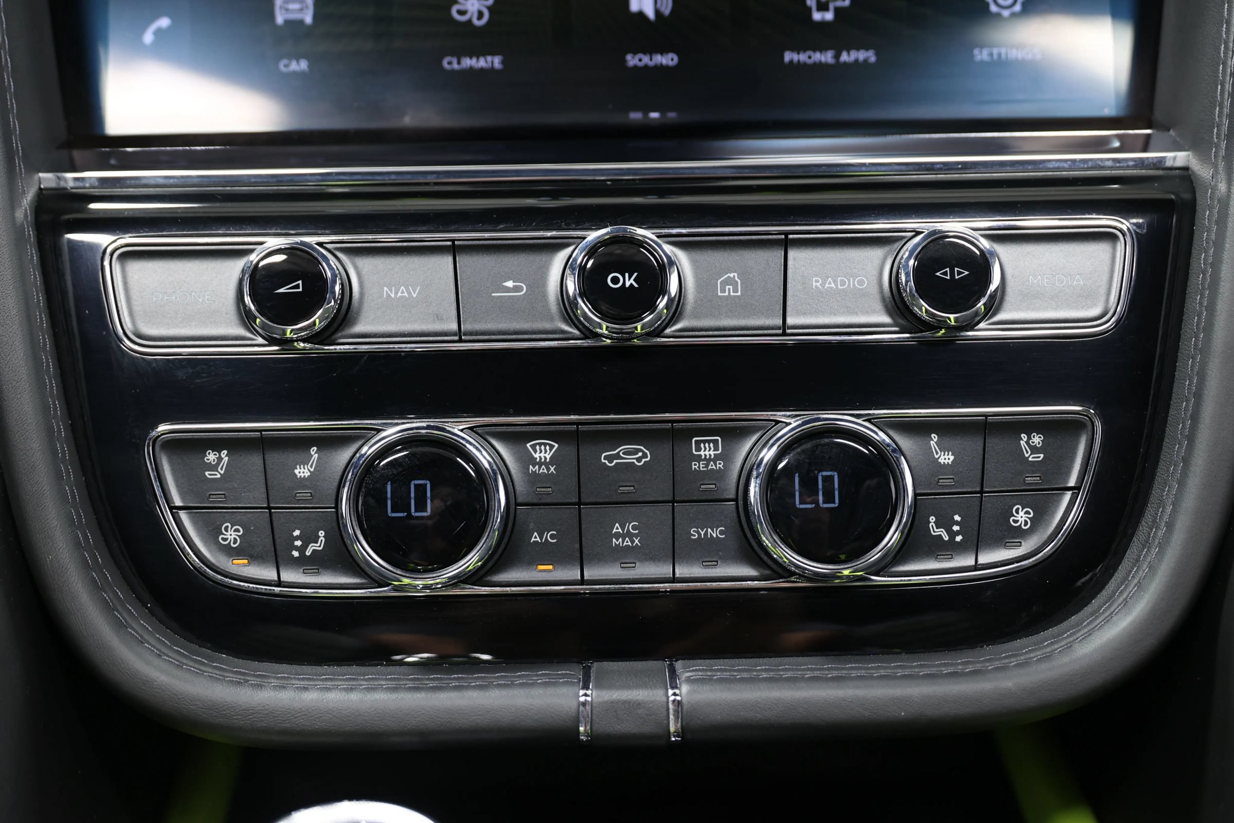 Used 2023 Bentley Bentayga AWD/4WD image 43