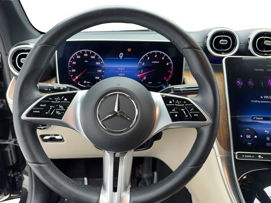 Used 2024 Mercedes-Benz GLC 300 image 27