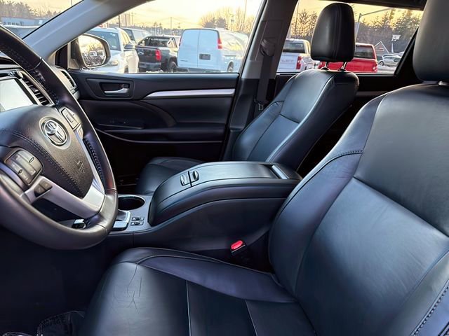 Used 2018 Toyota Highlander XLE image 16