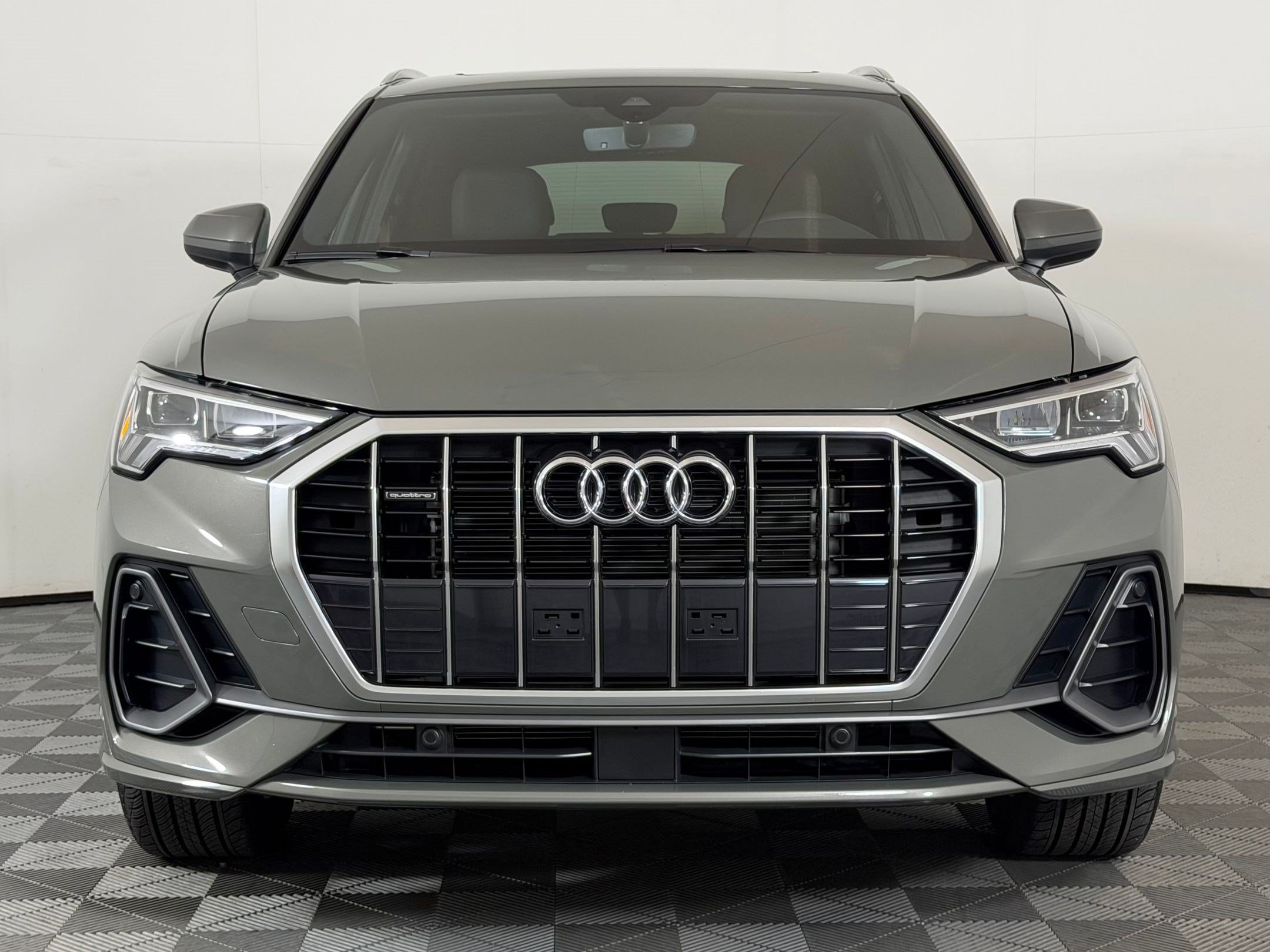 Certified 2025 Audi Q3 2.0T Premium w/ Convenience Package AWD/4WD image 6